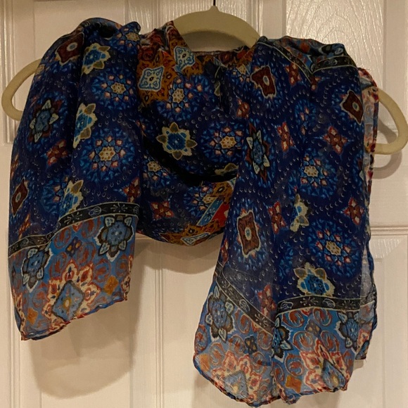 Accessories - Elegant Blue Patterned Scarf